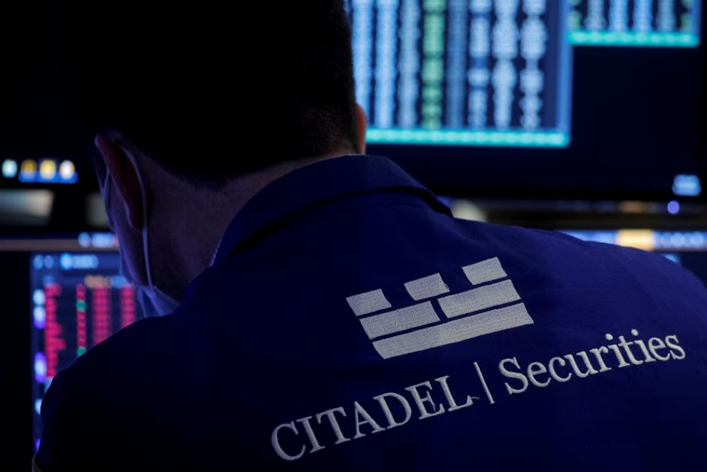 A trader works in the Citadel Securities booth on the floor of the New York Stock Exchange (NYSE) in New York City, U.S., January 12, 2022. Photo: Reuters