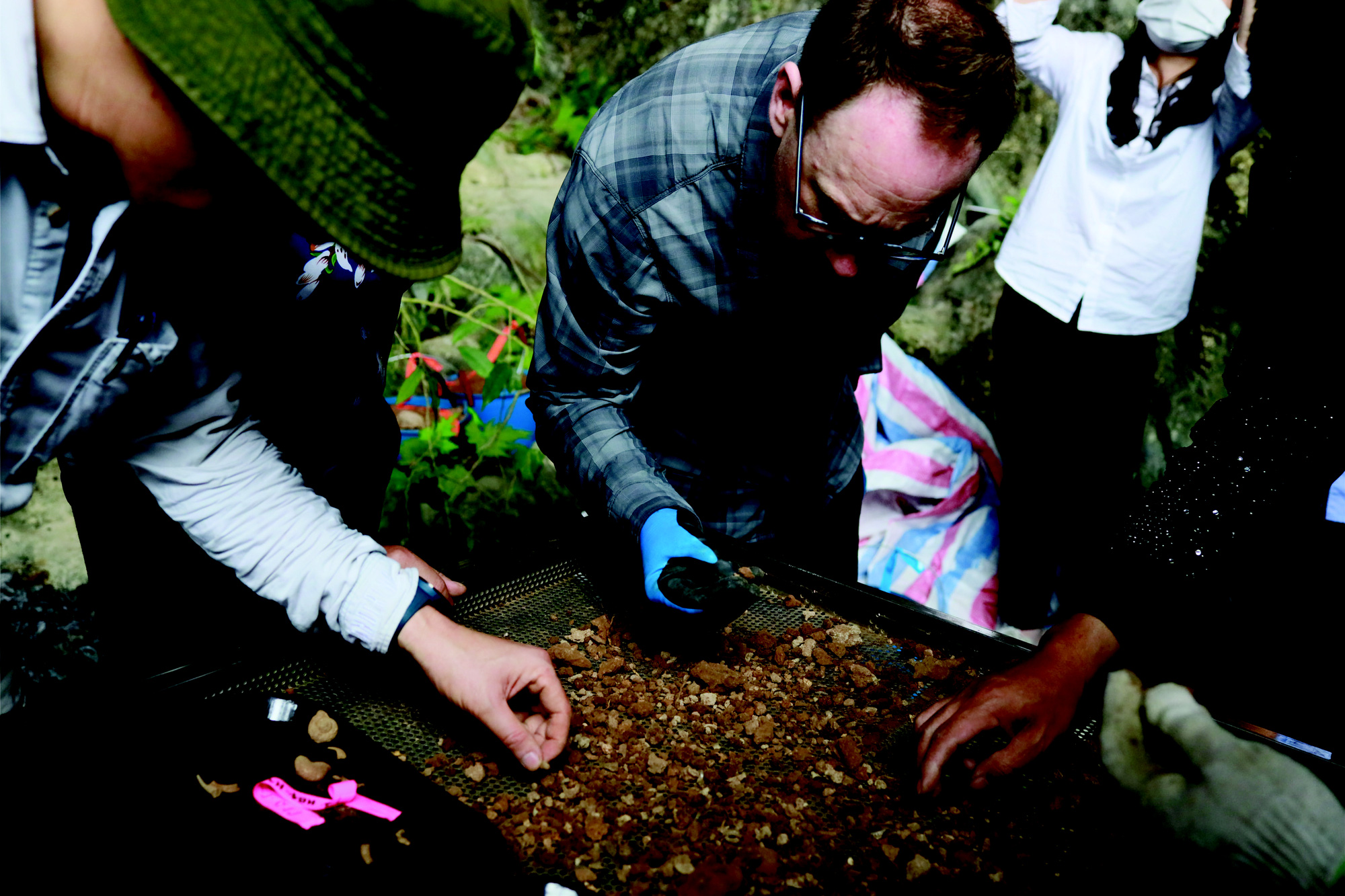 Archaeologists from the Vietnam Institute of Archaeology during an excavation in Tam Chuc Pagoda Complex in Kim Bang District of Ha Nam Province, northern Vietnam, March 2023. Photo: Vietnam Institute of Archaeology