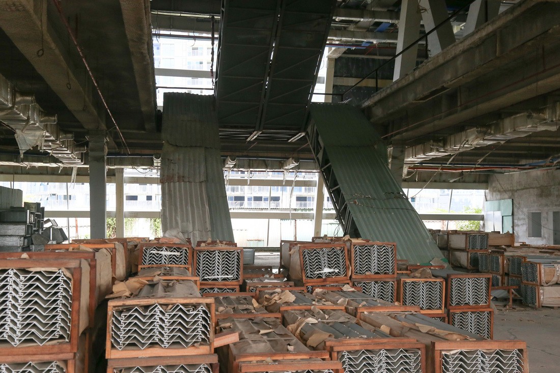 The project is 80 percent complete but it has been at a standstill since 2017 due to obstacles to the aluminum glass package.