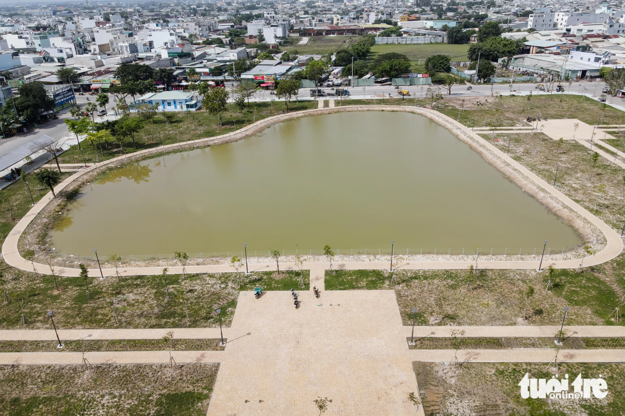 A bird’s-eye view of Vinh Loc Park in the heart of the Vinh Loc residential area, Binh Tan District, Ho Chi Minh City, November 29, 2023. Photo: Phuong Nhi / Tuoi Tre