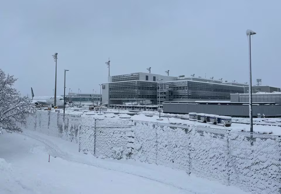 A plane is parked at Munich's airport after heavy snowfall hit Bavaria and its capital Munich, Germany, December 2, 2023. The German Bundesliga soccer match FC Bayern Munich v 1. FC Union Berlin had to be cancelled, trains halted and the airport closed because of the the weather condition. Photo: Reuters