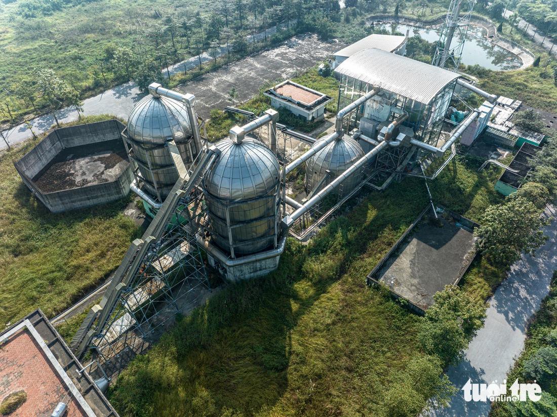 Many items of the plant have deteriorated. Photo: Danh Khang / Tuoi Tre