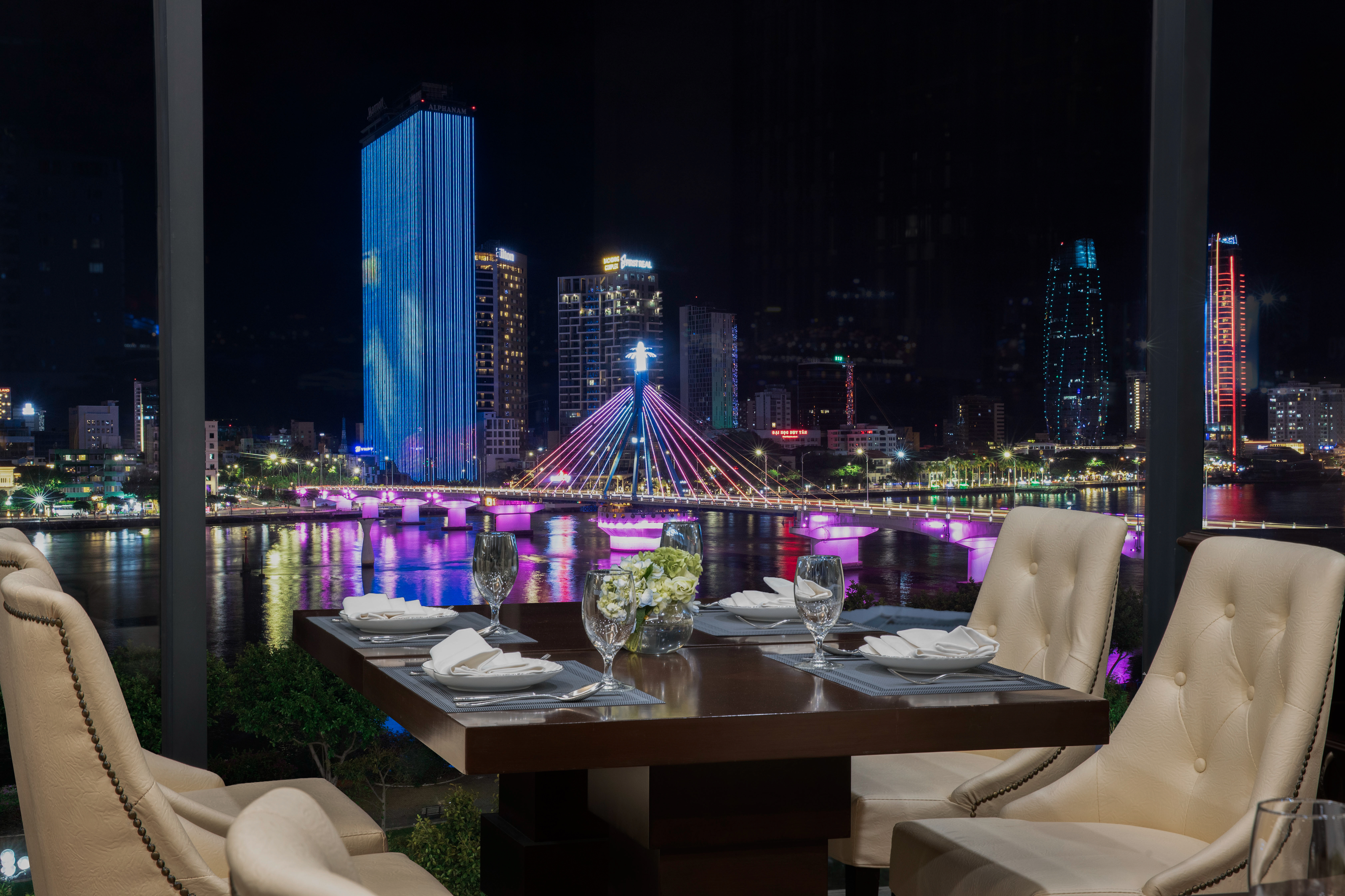 Meliá Vinpearl Danang Riverfront