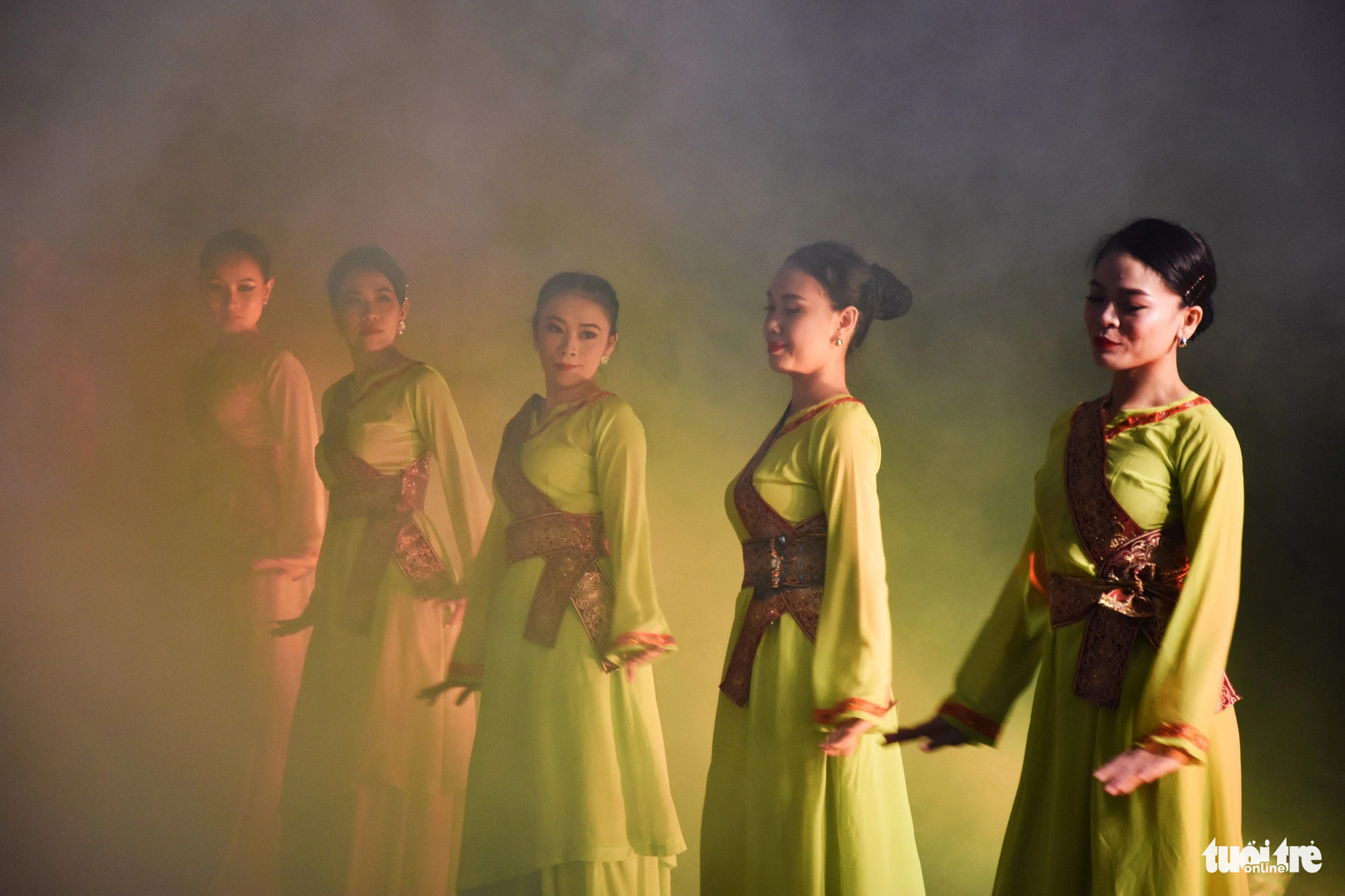 Dancers perform a traditional dance of the Cham people in the mist at Ponagar Tower in Nha Trang City, Khanh Hoa Province, south-central Vietnam, December 27, 2023. Photo: Tran Hoai / Tuoi Tre