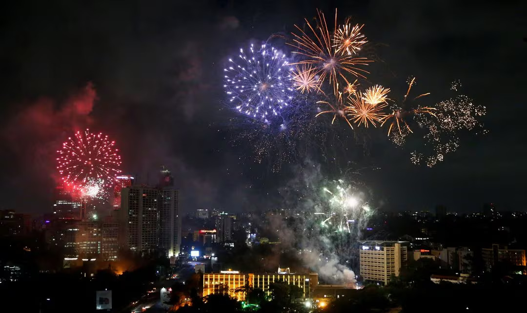 Fireworks explode over the Central Park during the New Year's Eve celebrations in Nairobi, Kenya, December 31, 2023. Photo: Reuters