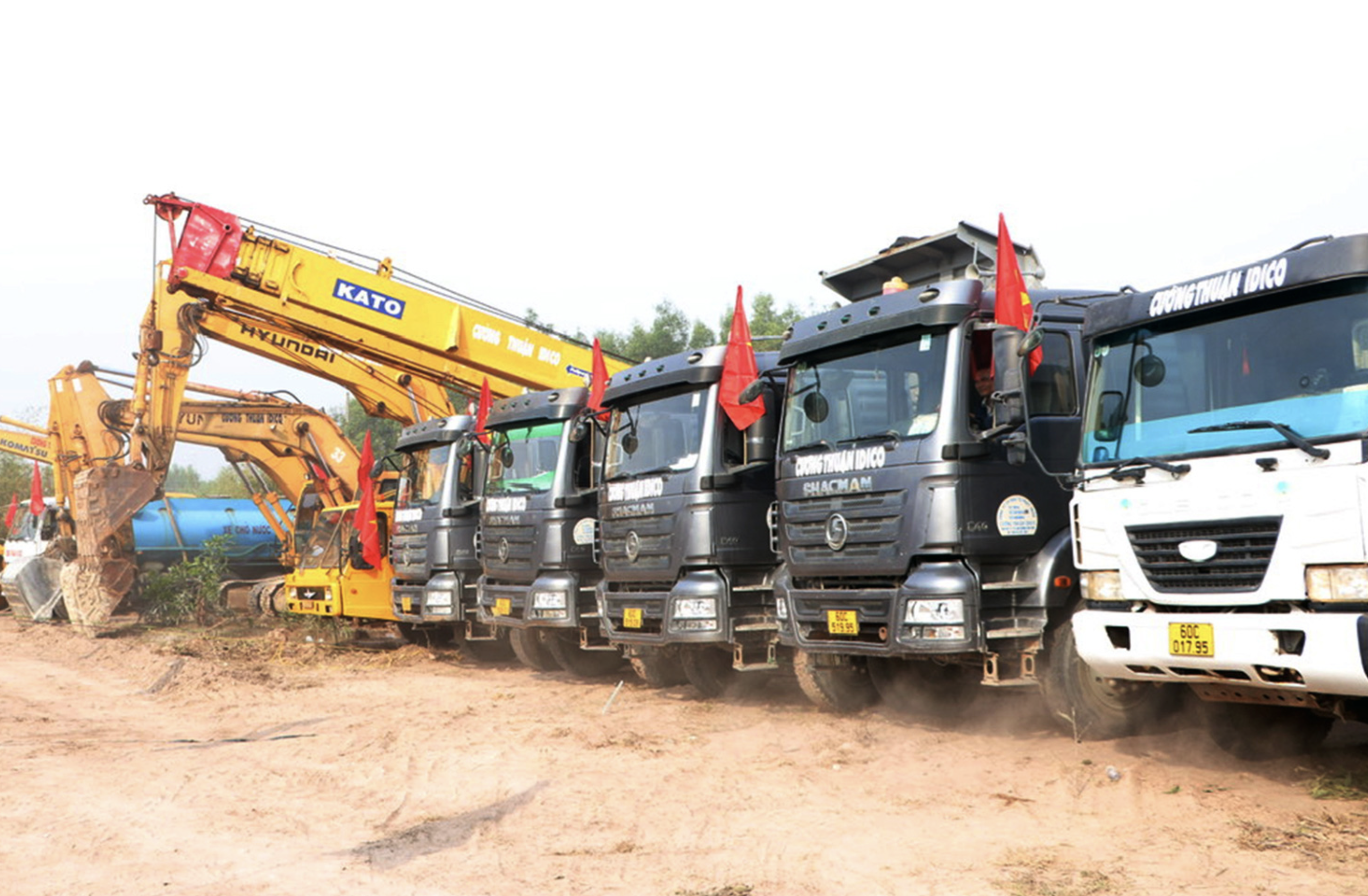 The three road projects get off the ground in Nhon Trach District, Dong Nai Province, southern Vietnam on January 6, 2024. Photo: An Binh / Tuoi Tre