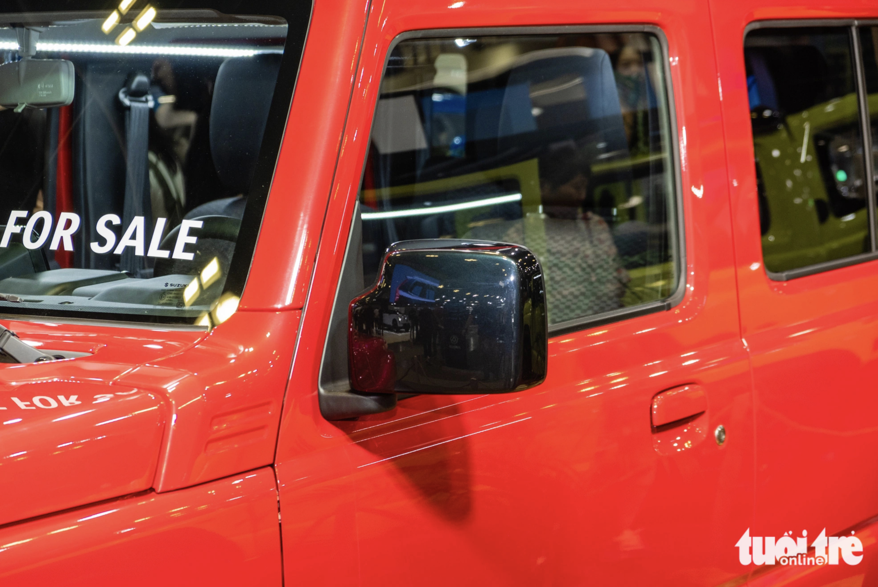 Side-view mirrors exclude the turn signal system. Photo: Le Hoang / Tuoi Tre