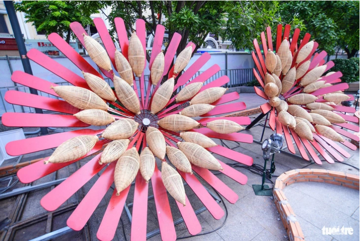 Eco-friendly materials, such as bamboo, were prioritized in designing the flower street.