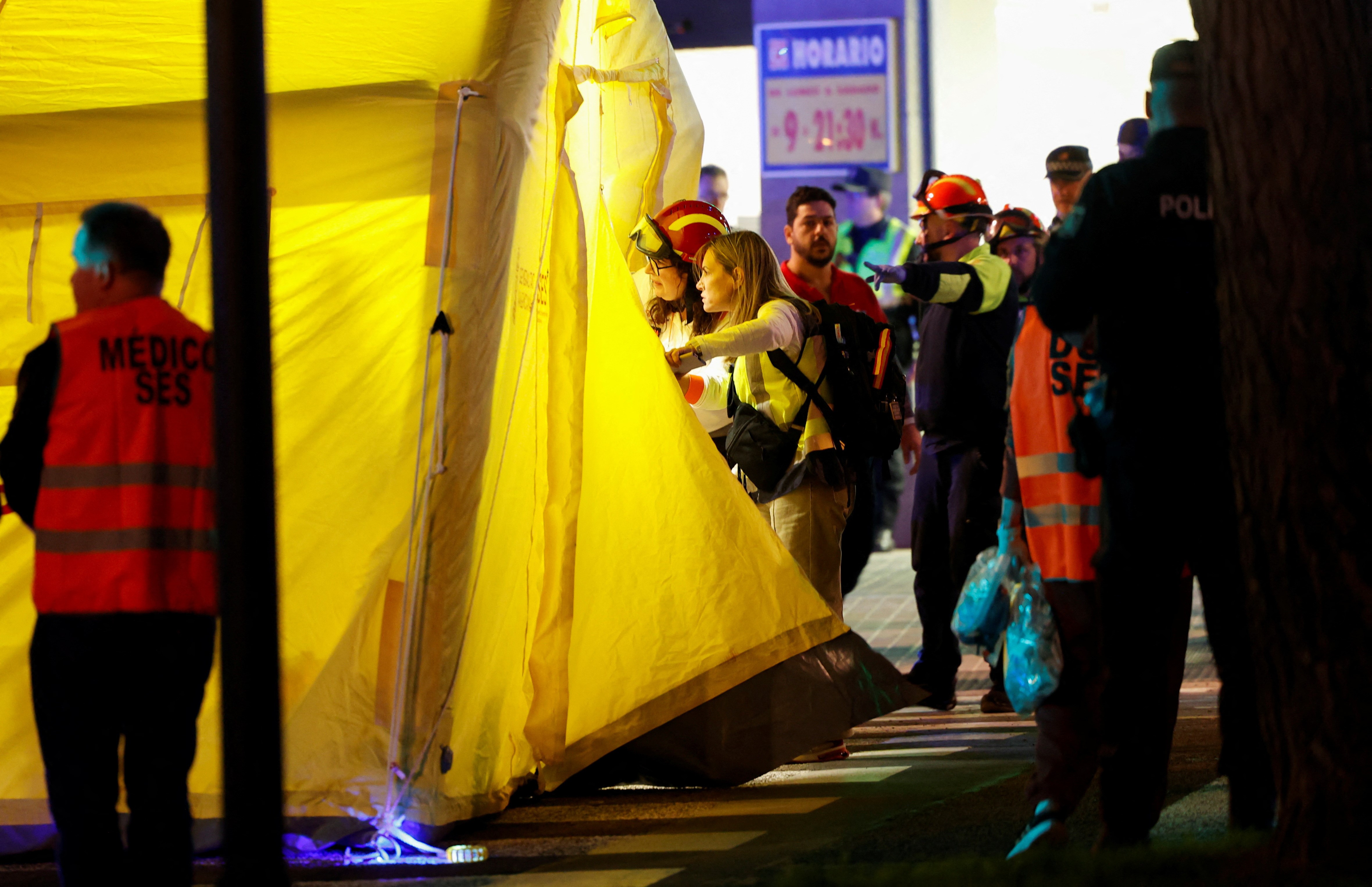 Emergency services work at the scene of a fire of apartment building in Valencia, Spain February 22, 2024. Photo: Reuters