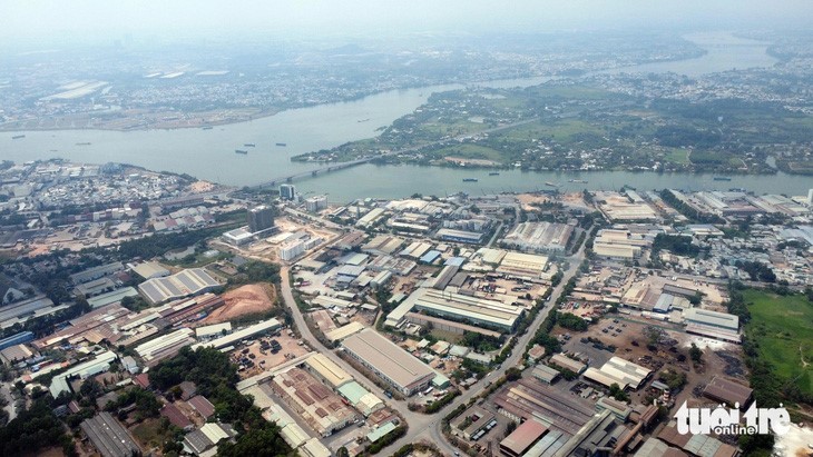 In the first phase, enterprises whose facilities cover over 75 hectares of land in the south of the industrial park will move prior to December this year.