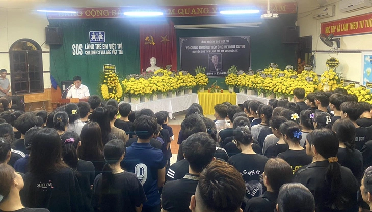 SOS Children's Village Viet Tri holds a memorial ceremony for Helmut Kutin, expressing gratitude for his contributions to Vietnam. Photo: SOS Children's Villages Vietnam