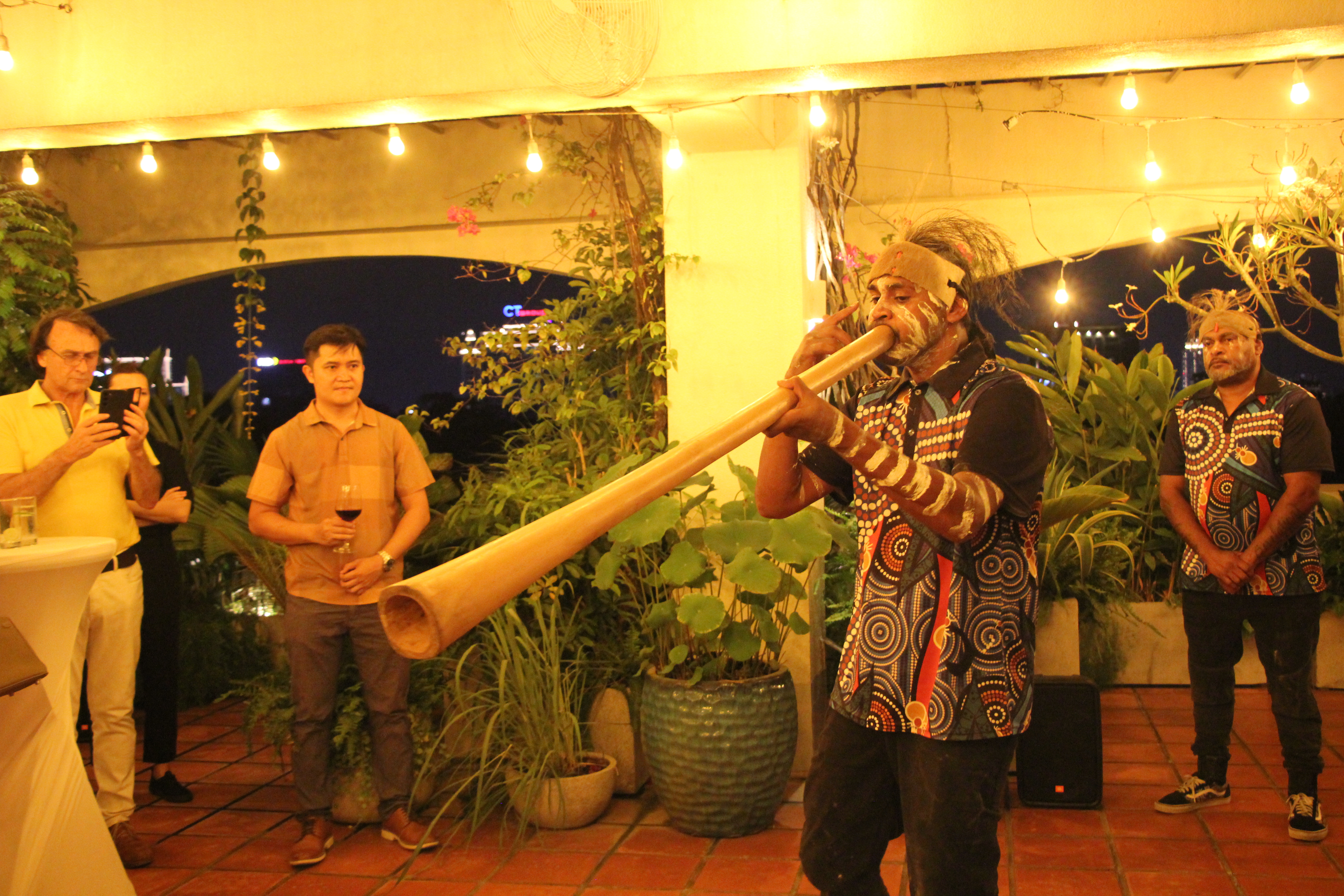 Members of the First Nations dance group Tribal Experiences from Queensland perform at the Taste of Australia 2024 launch reception in Ho Chi Minh City on May 10, 2024. Photo: Dong Nguyen / Tuoi Tre News