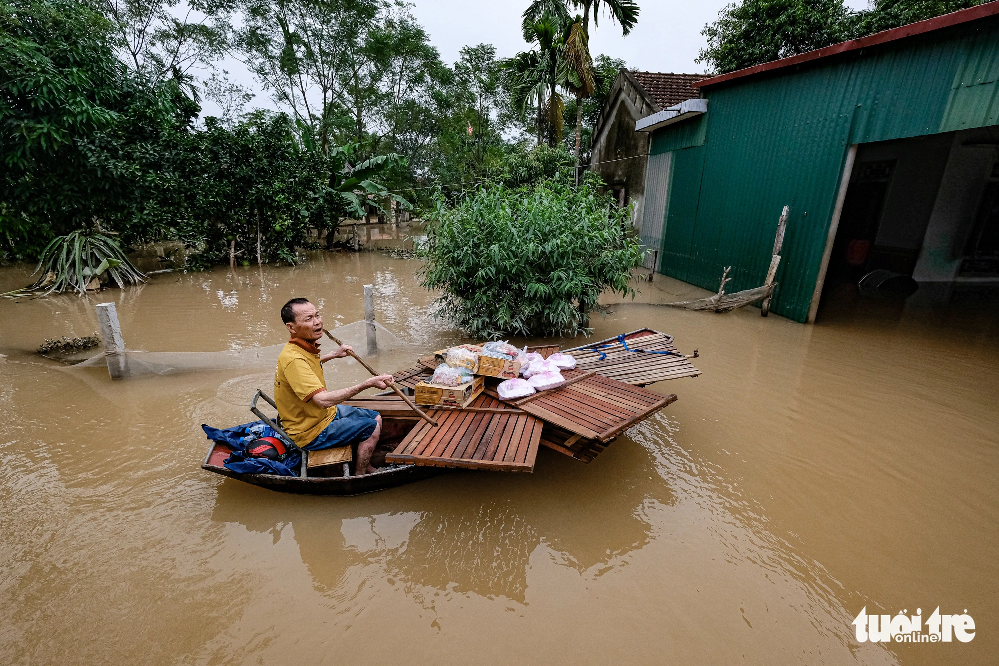The central region of Vietnam during the second half of 2024 will likely experience the same downpours, flooding, flash floods as those recorded in 2020. Photo: Nam Tran / Tuoi Tre