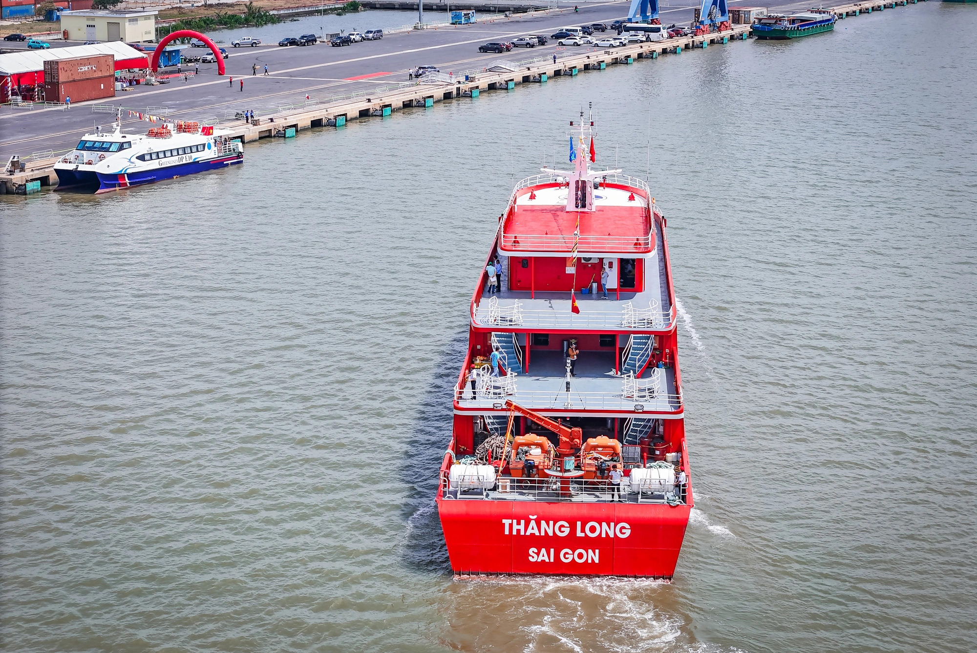 The speedboat was designed to be able to operate normally and safely amid wind gusts at level 8. Photo: Tuoi Tre