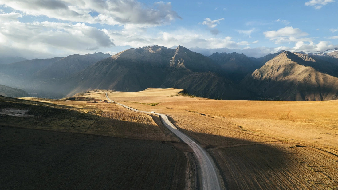 This image shows a beautiful valley in Peru, whose name is not remembered by the Vietnamese-Japanese couple, Ngo Quang Dung and Chiaki, who visited the attraction. Photo: Supplied.