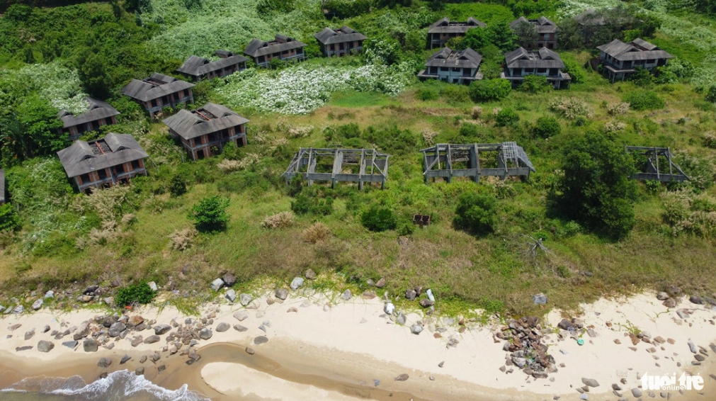 Dozens of ‘ghost villas’ on the Son Tra Peninsula in Da Nang City. Photo: Doan Cuong / Tuoi Tre