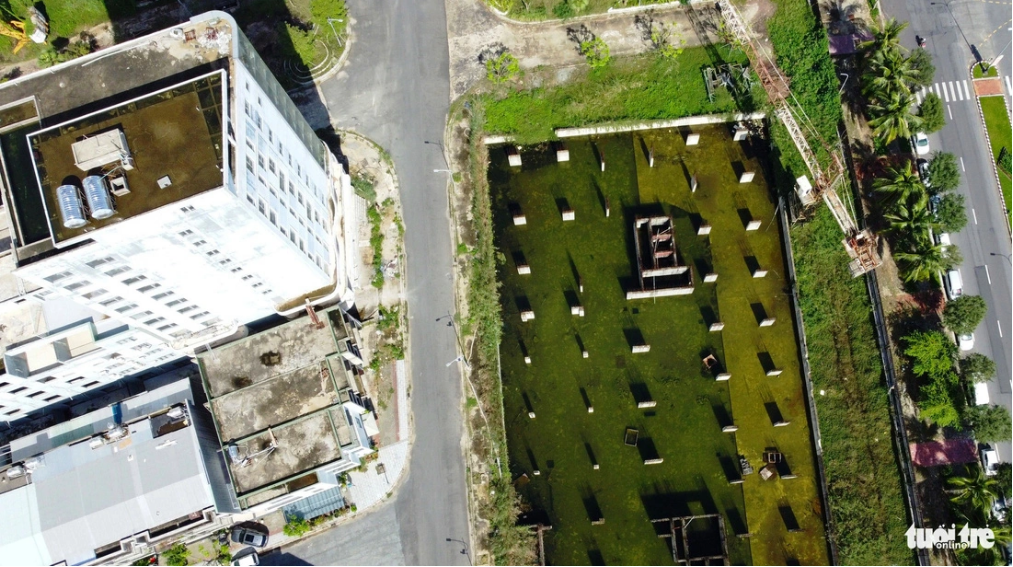 Unfinished buildings at the Da Phuoc international urban area project in Da Nang City. Photo: Doan Cuong / Tuoi Tre