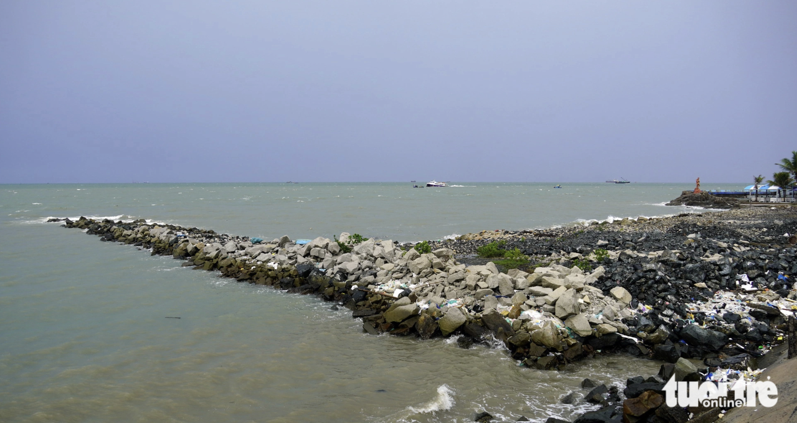 An unfinished breakwater, part of a beachside aquarium complex in Ba Ria - Vung Tau Province, southern Vietnam. Photo: Dong Ha / Tuoi Tre