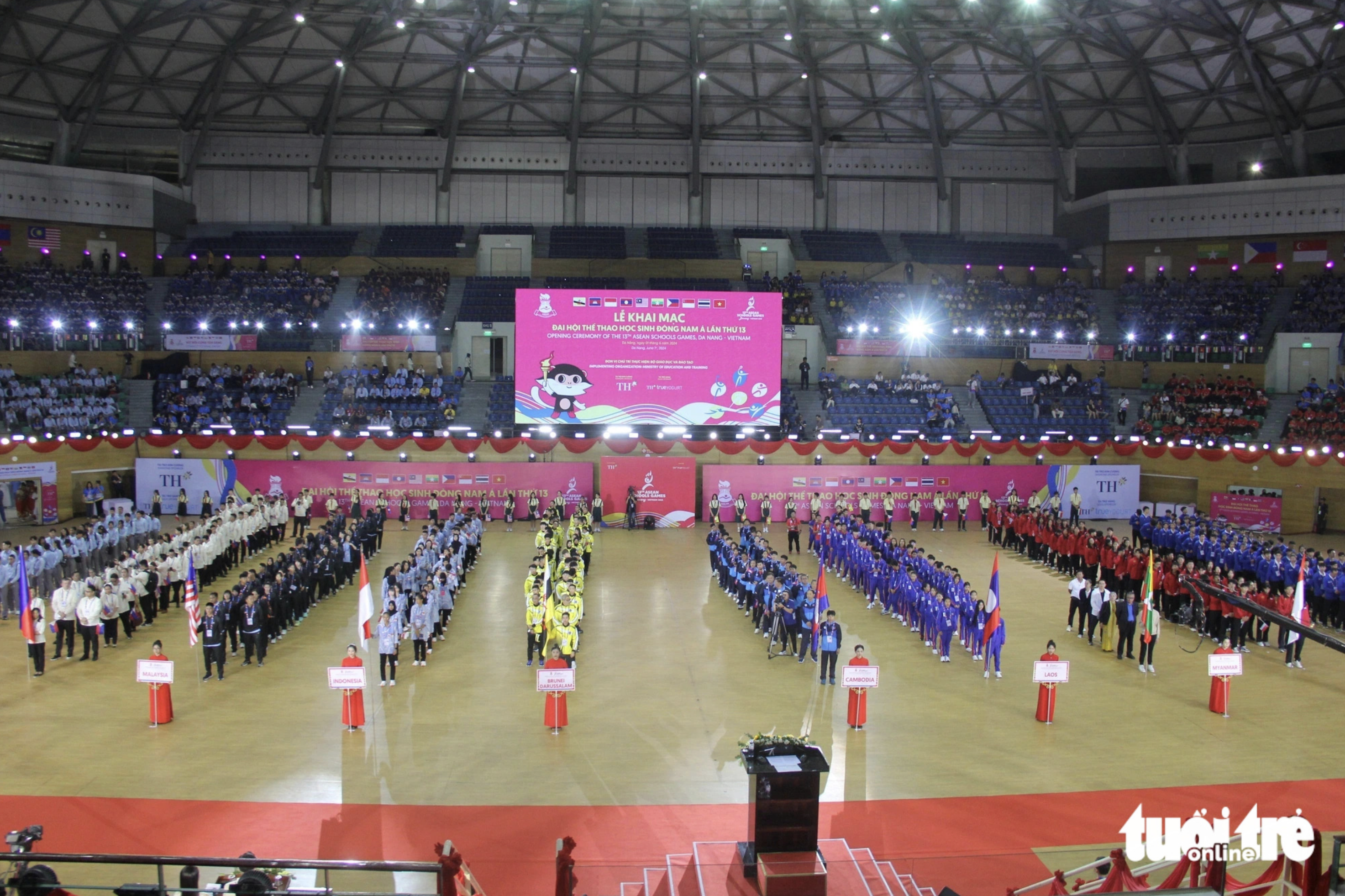 The 13th ASEAN Schools Games in Da Nang City, central Vietnam features 10 teams from Brunei, Cambodia, Indonesia, Laos, Malaysia, Myanmar, the Philippines, Singapore, Thailand and Vietnam. Photo: Doan Nhan / Tuoi Tre