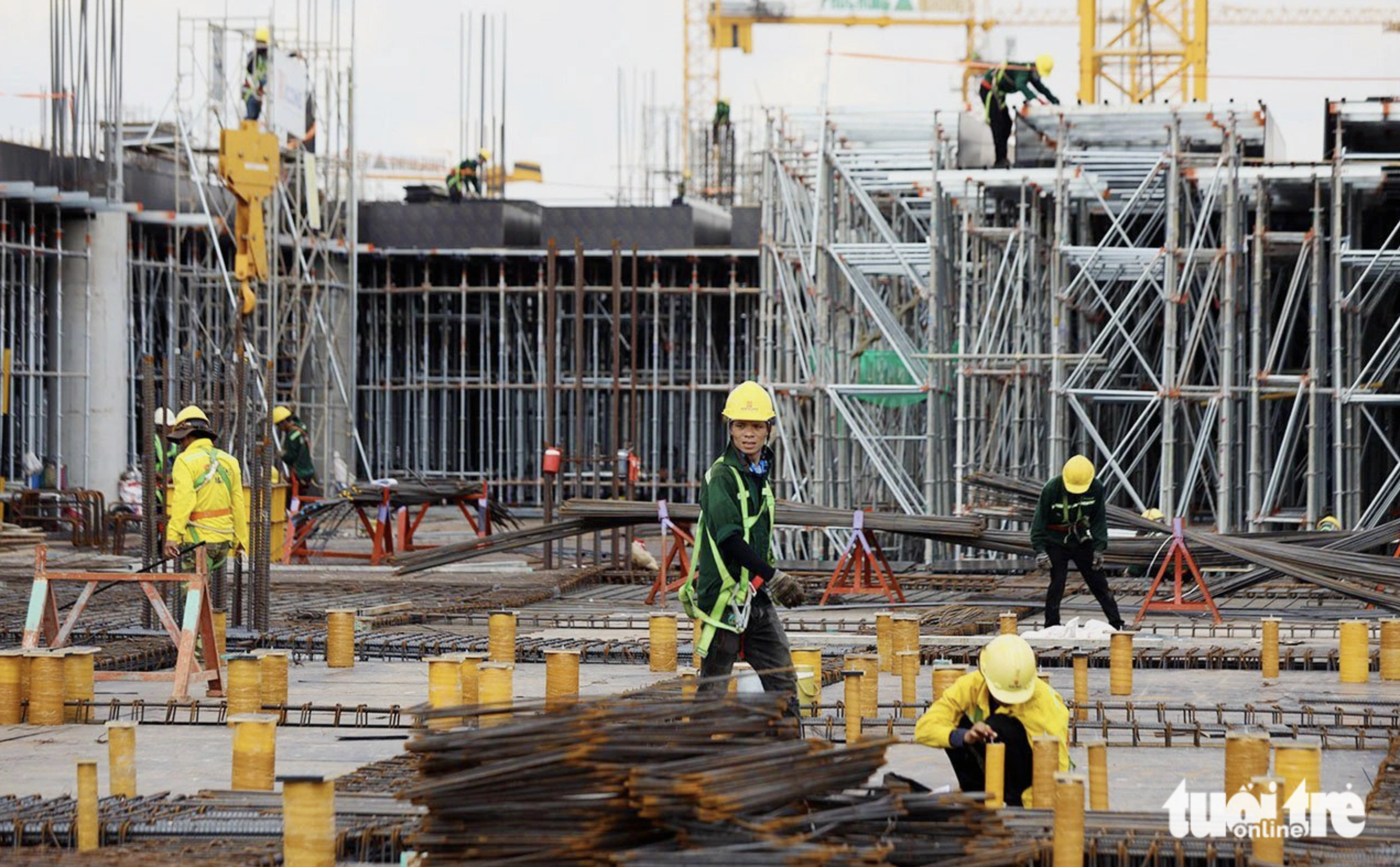 Over 5,430 engineers, officials and employees and 1,500 machines and equipment mobilized to the construction sites of Packages 5.10, 4.6 and 6.12 of the Long Thanh International Airport project. Photo: A Loc / Tuoi Tre
