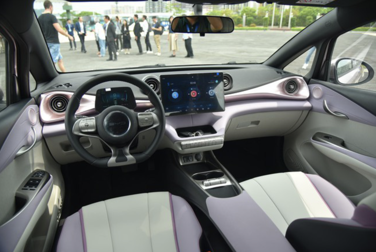 The interior of the Dolphin. Photo: Lee Hoang / Tuoi Tre
