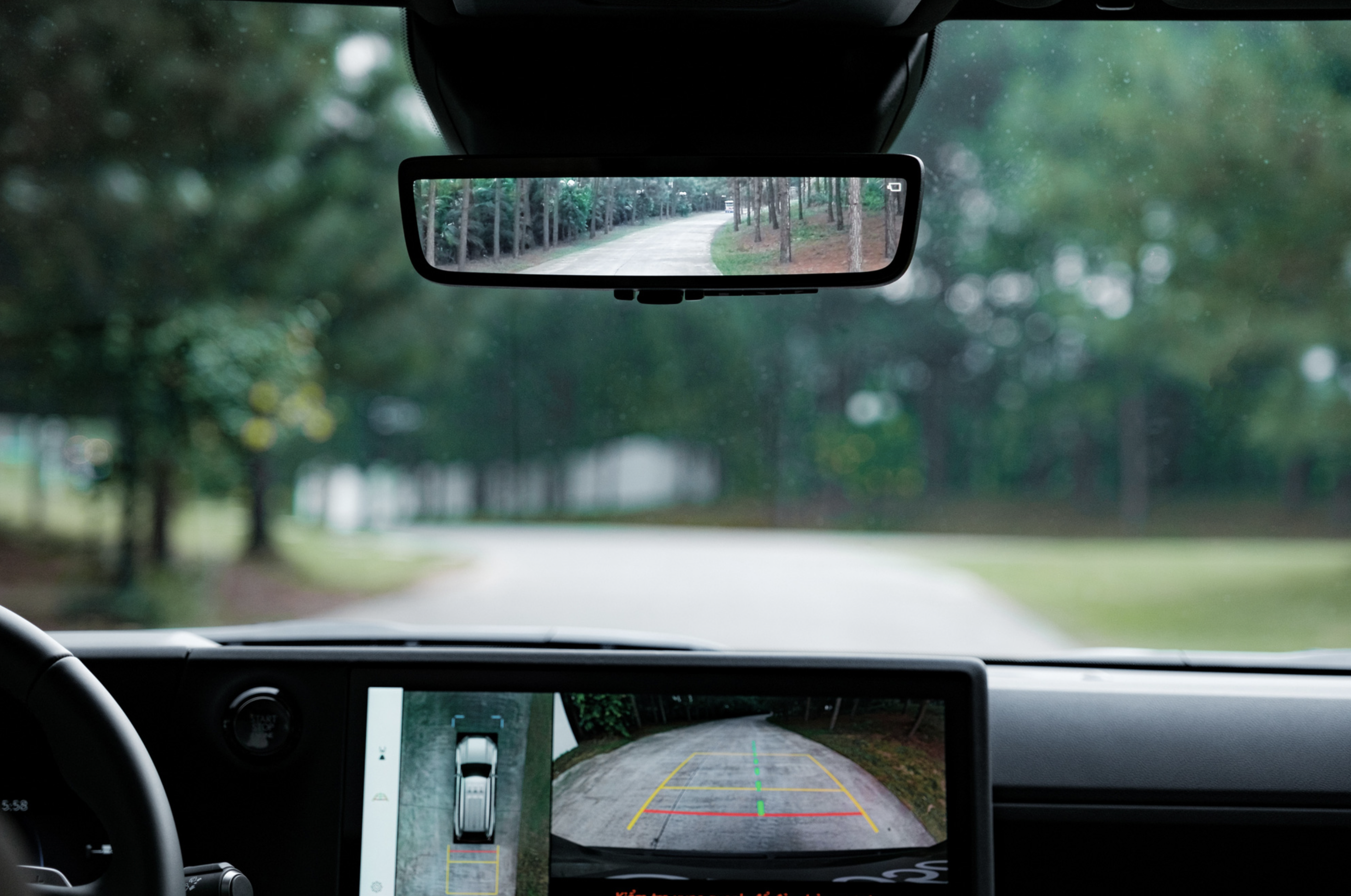 The model is also equipped with a 21-speaker sound system, a three-zone climate control, and an anti-glare rear view mirror. Photo: Lexus