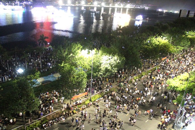 Da Nang City welcomed a high number of tourists during the 2024 Da Nang International Fireworks Festival. Photo: Truong Trung / Tuoi Tre