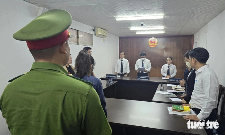 The trial panel at the Juvenile and Family Court under the Ho Chi Minh City People’s Court announced a sentences totaling nine years for Pham Huynh Nhat Vi on August 7, 2024. Photo: Dan Thuan / Tuoi Tre