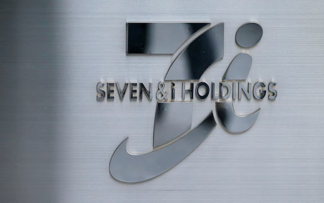 The logo of Seven & I Holdings is seen at its headquarters in Tokyo, Japan December 6, 2017. Photo: Reuters