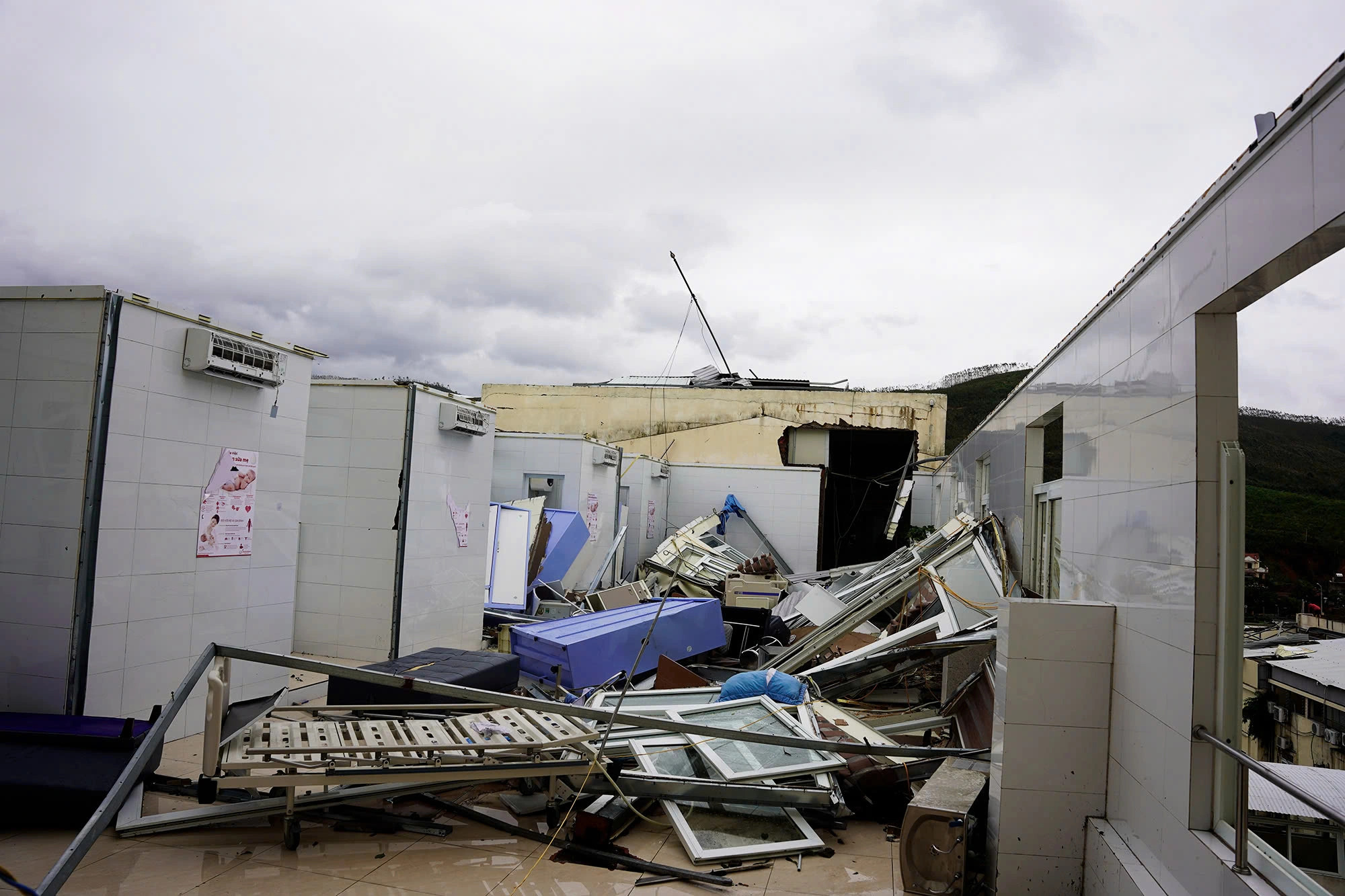 Powerful winds of typhoon Yagi blew off the roofs of some departments at the Maternity and Children Hospital in Quang Ninh Province, northern Vietnam. Photo: Quang Ninh Province’s Department of Health