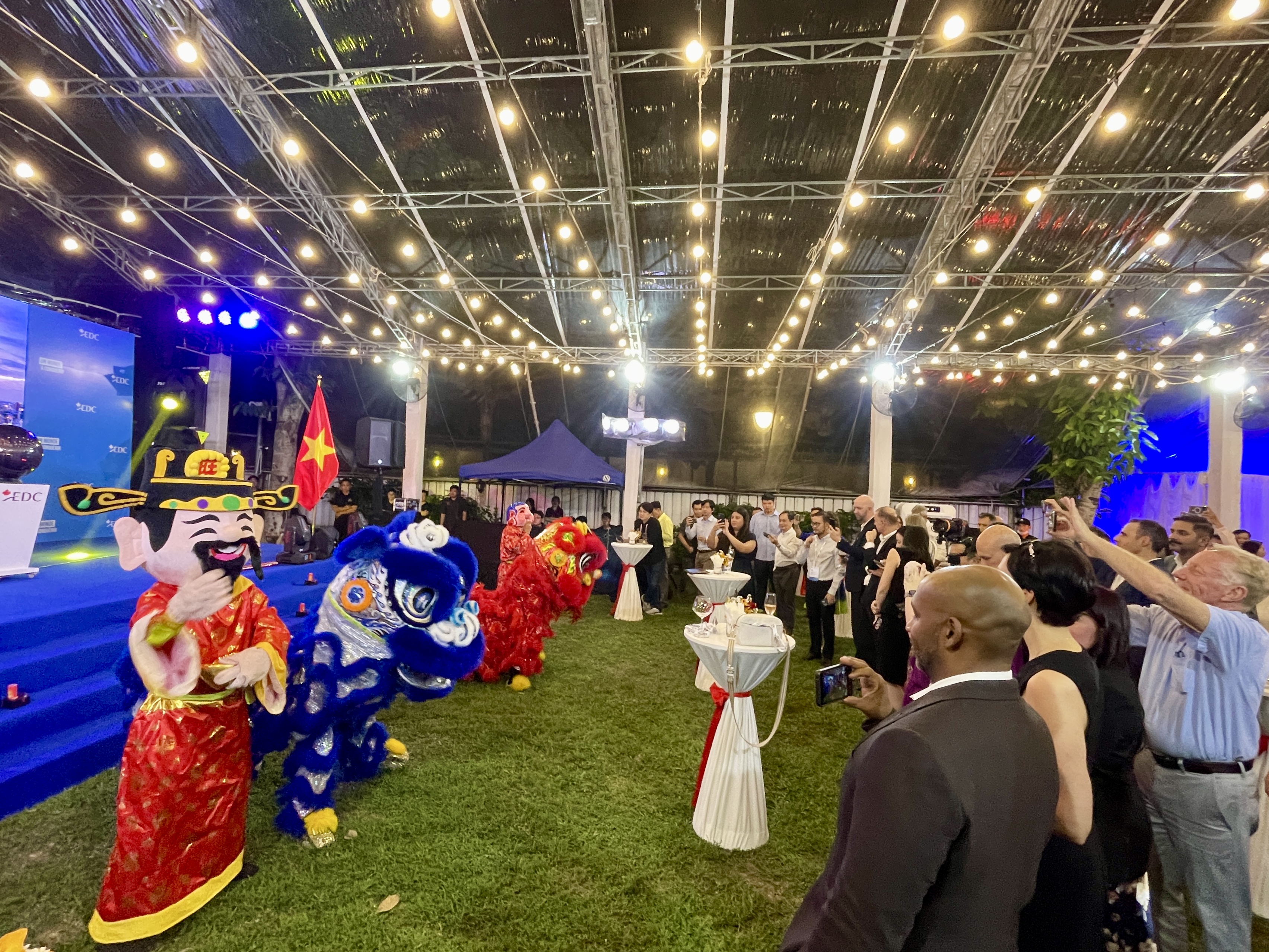 A dragon and lion dance performance at the launching of EDC’s representative office in Ho Chi Minh City on November 28, 2024. Photo: Dong Nguyen / Tuoi Tre News