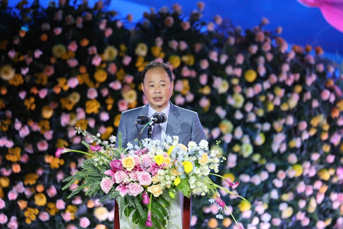 Chairman of the administration in Lam Dong Province Tran Hong Thai said the Dalat Flower Festival 2024 is a world-class cultural and artistic event to honor Da Lat’s flower industry. Photo: M.V. / Tuoi Tre