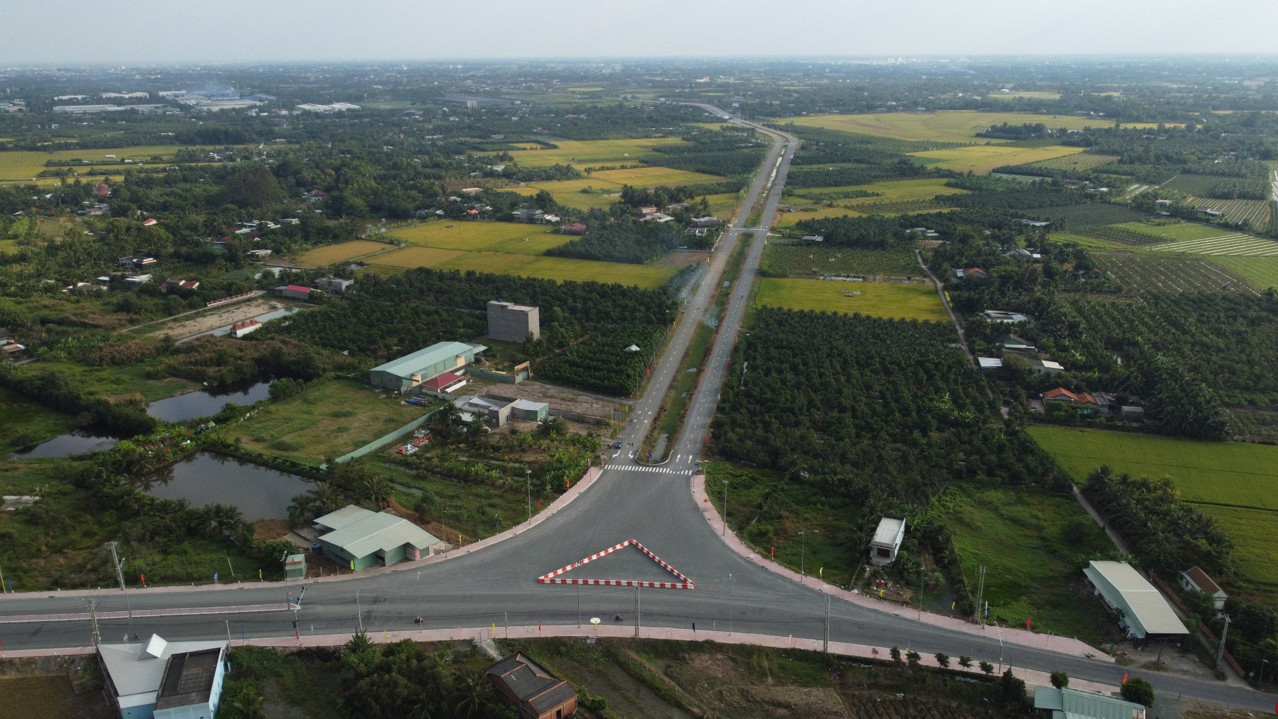 The new beltway in Tan An City, Long An Province, will help facilitate traffic circulation in the province.