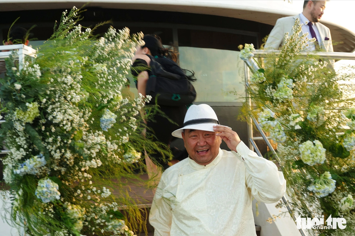 A Mongolian man at a wedding aboard a cruise ship in Phu Quoc City. Photo: Chi Cong / Tuoi Tre