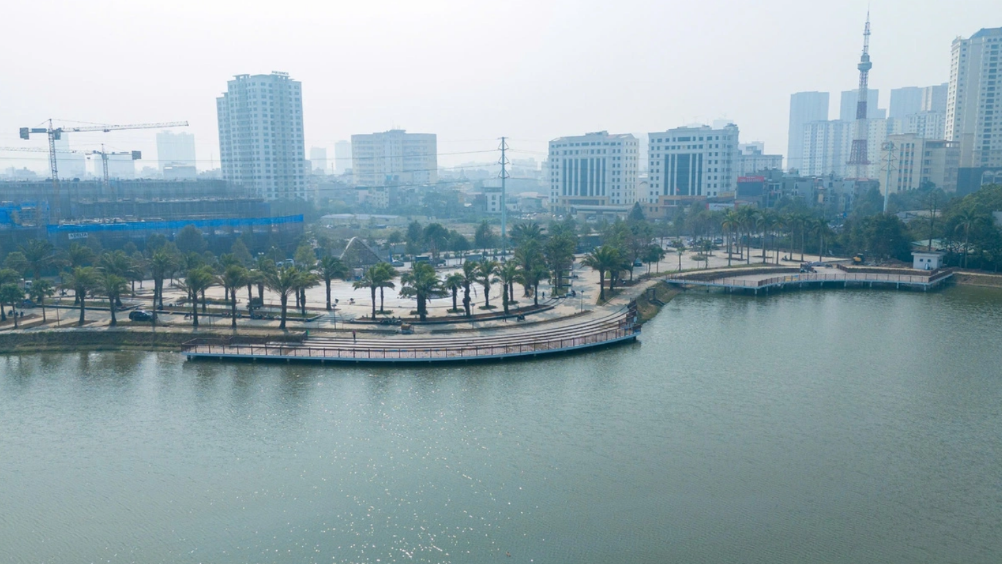  Hanoi’s largest park reopens after major renovation  - Ảnh 3.