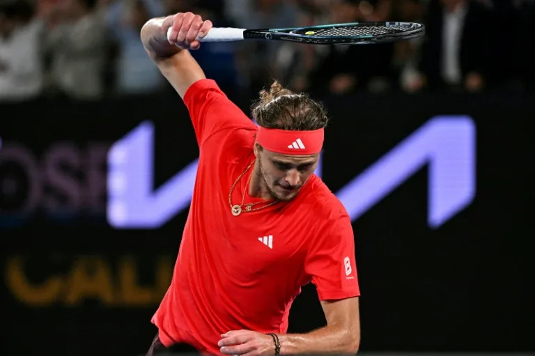Ruthless Sinner downs Djokovic to reach maiden French Open final - Ảnh 6.