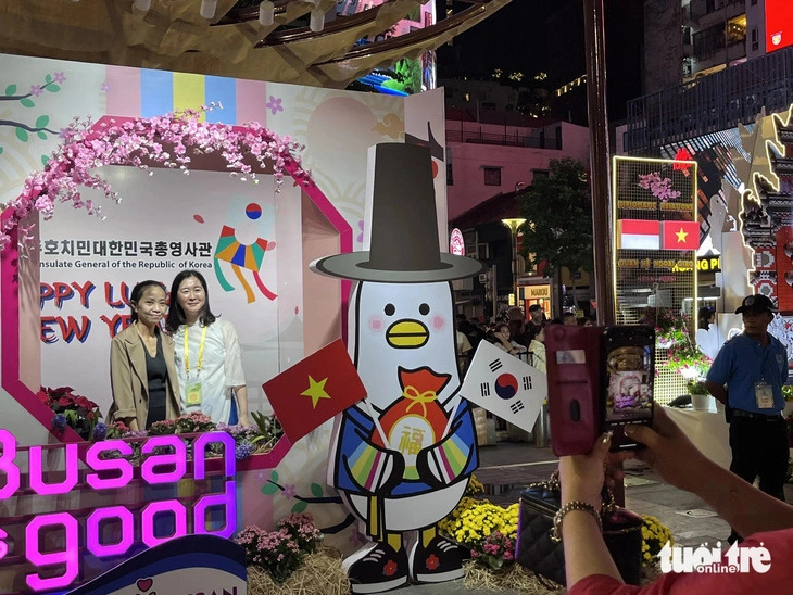 A South Korean flower booth at Nguyen Hue Flower Street 2025, which opened in District 1, Ho Chi Minh City, on January 27, 2025.