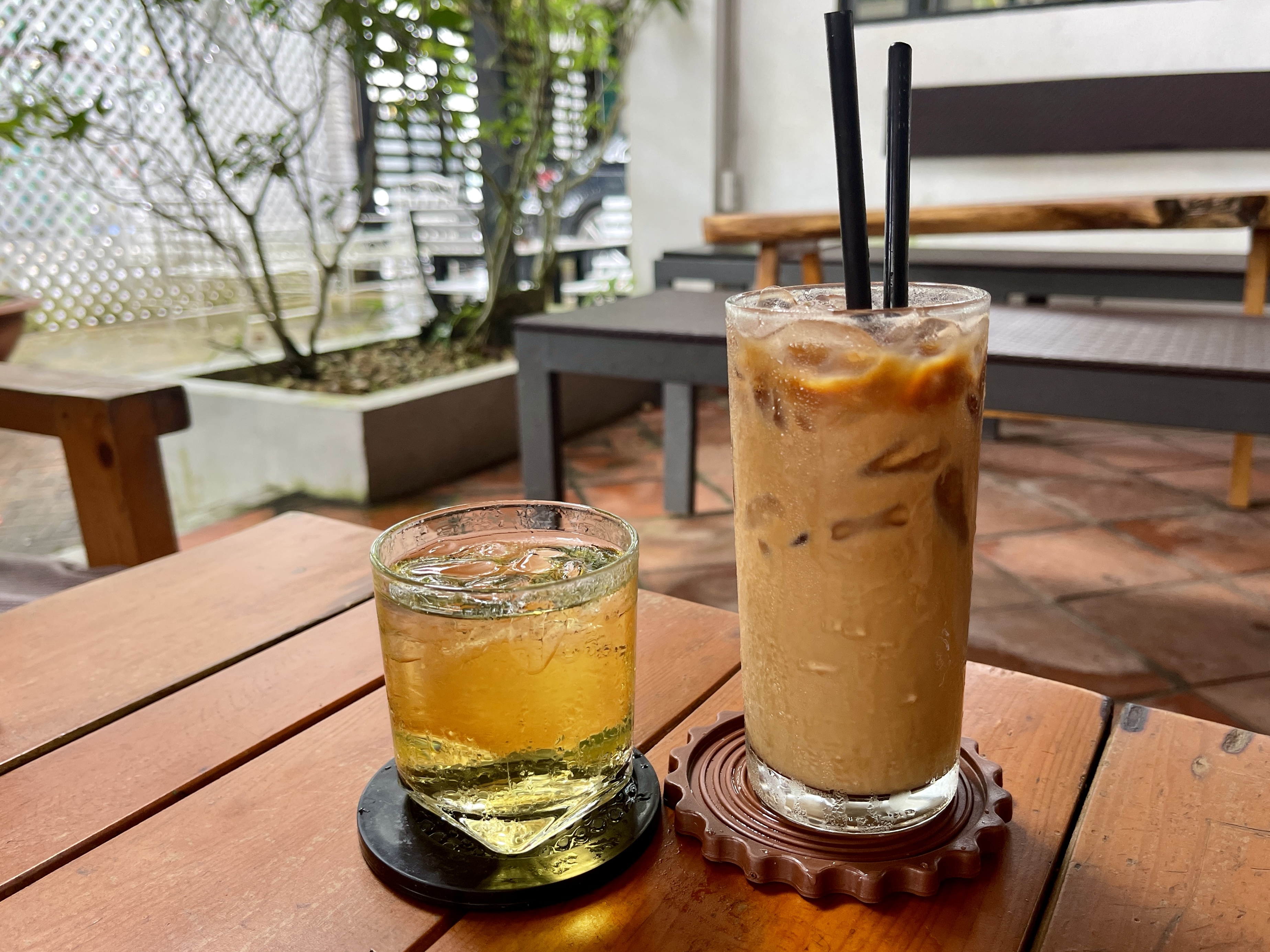 'Cà phê sữa đá' (Vietnamese iced coffee with sweetened condensed milk) is served at a shop in Phu Quoc City, Kien Giang Island, southern Vietnam. Photo: Dong Nguyen / Tuoi Tre News
