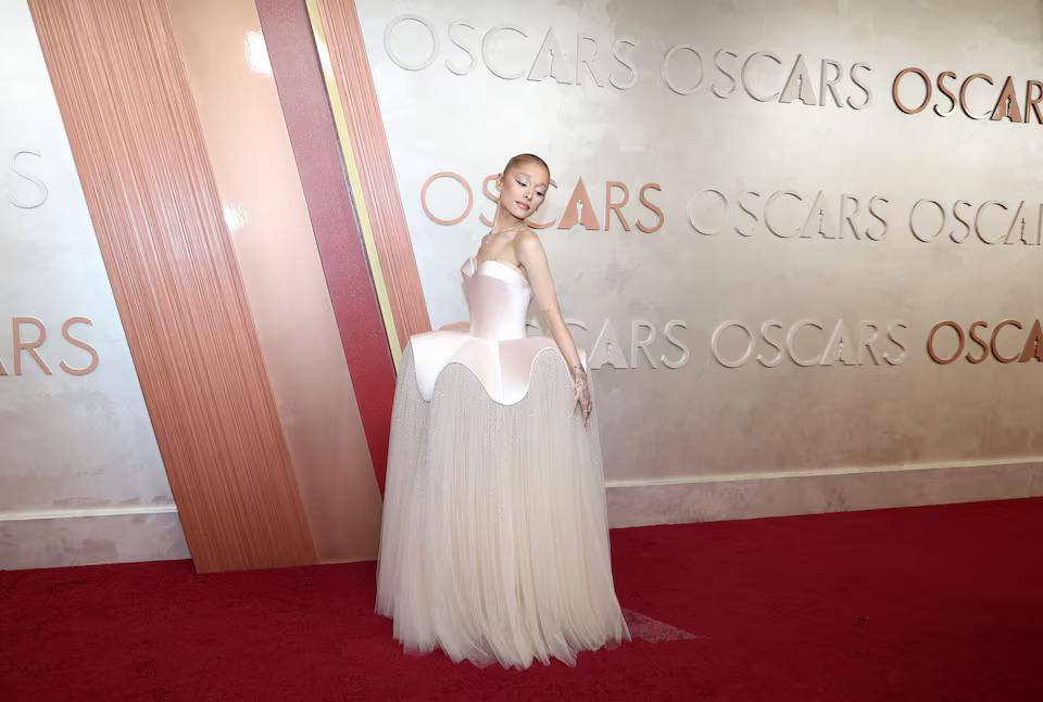 Ariana Grande poses on the red carpet during the Oscars arrivals at the 97th Academy Awards in Hollywood, Los Angeles, California, U.S., March 2, 2025. Photo: Reuters