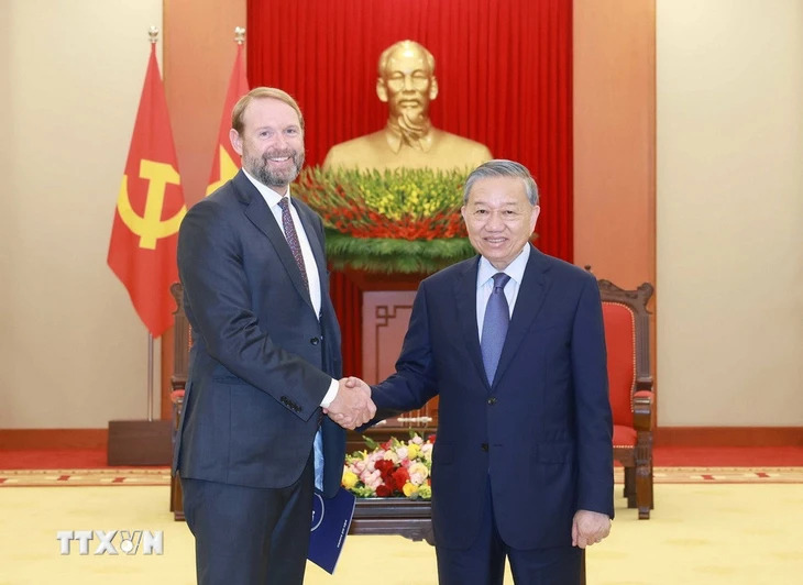 Vietnam allocates vast sea areas to EVN, Petrovietnam for offshore wind surveys - Ảnh 2.