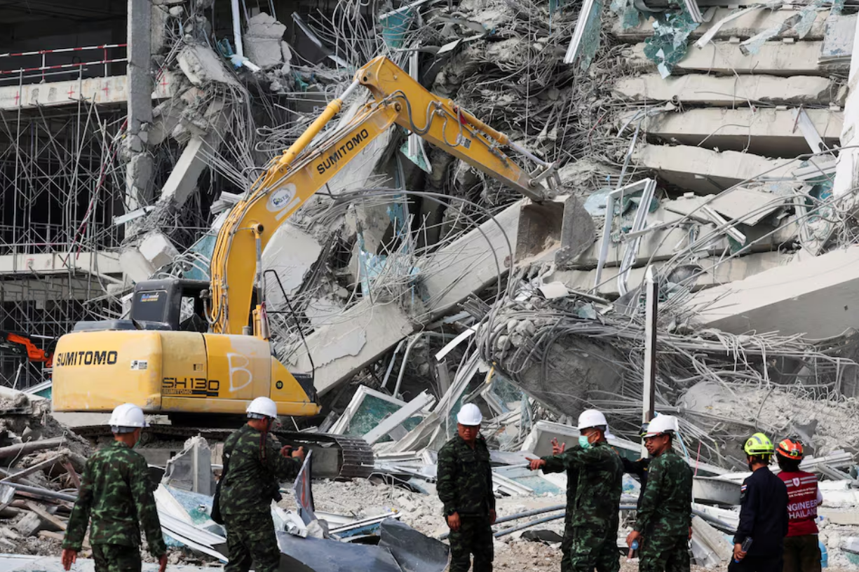 Rescue personnel work at the site of a building that collapsed, following a strong earthquake, in Bangkok, Thailand, March 29, 2025. Photo: Reuters