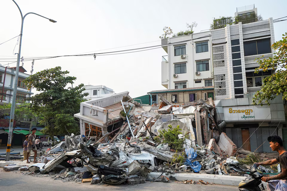 [3/11]A general view of a building that collapsed, in the aftermath of a strong earthquake, in Mandalay, Myanmar, March 30. Photo: Reuters