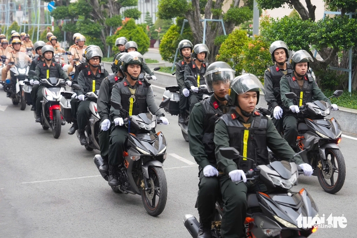 The Ho Chi Minh City Police combine the campaign with a high-intensity crackdown on crime. Photo: Huu Hanh / Tuoi Tre