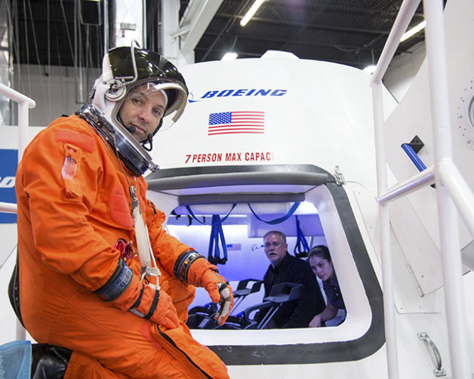 Mẫu tàu con thoi CST-100 của Boeing