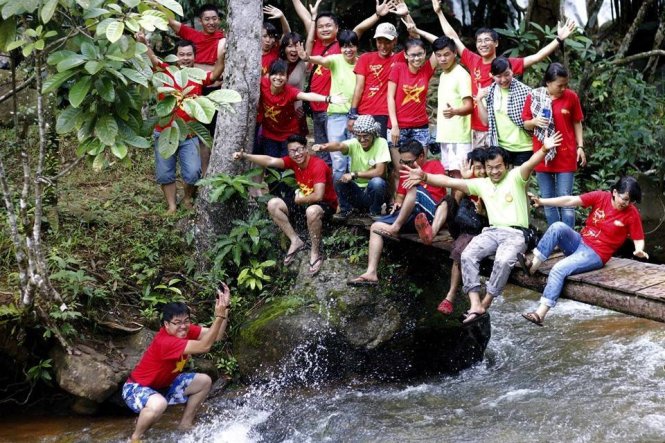 Một chuyến phượt lên các huyện miền núi tỉnh Lâm Đồng của một nhóm bạn trẻ - Ảnh: Lê Tuấn