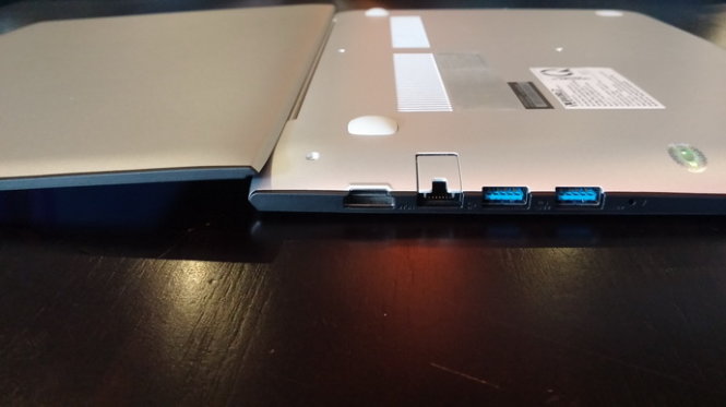Độ mở của màn hình Lenovo U41 gần lên đến 360 độ - Ảnh: Phong Vân