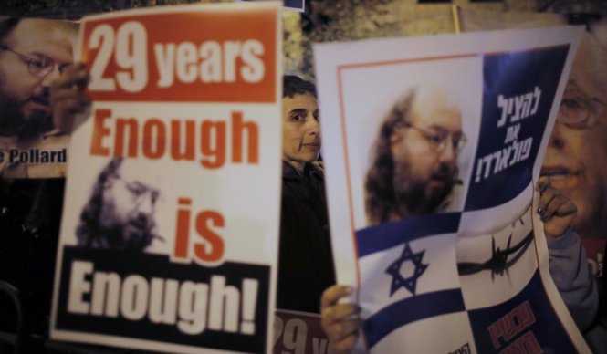 Người Israel tuần hành đòi trả tự do cho Jonathan Pollard hồi tháng 1-2014 khi Ngoại trưởng Mỹ John Kerry đến Jerusalem - Ảnh: Reuters