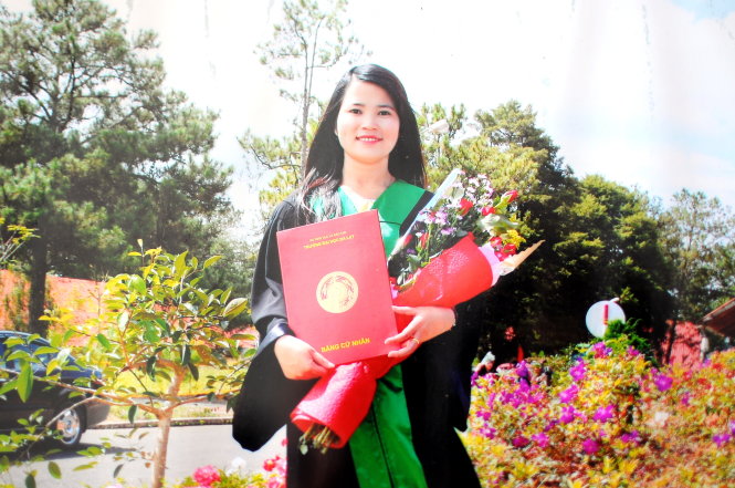 Ma Hiêng trong ngày tốt nghiệp ĐH của mình - Ảnh: LÂM THIÊN