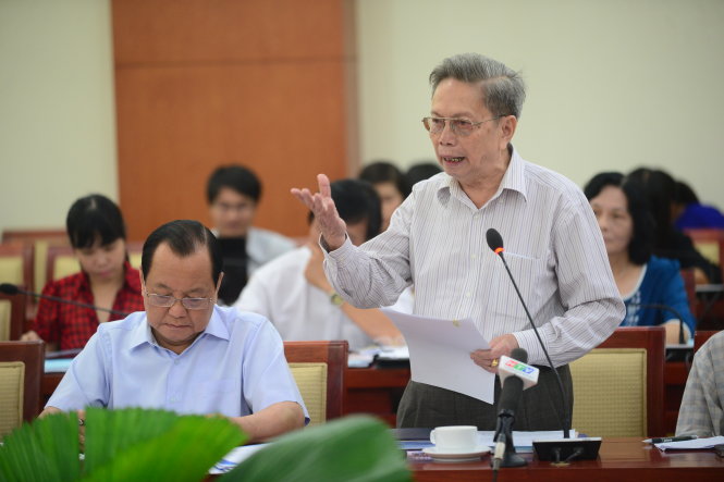 GS.TS Nguyễn Ngọc Giao, chủ tịch Liên hiệp các hội khoa học và kỹ thuật, phát biểu tại buổi góp ý dự thảo báo cáo chính trị Đại hội X Đảng bộ TP.HCM sáng 14-8 - Ảnh: Quang Định