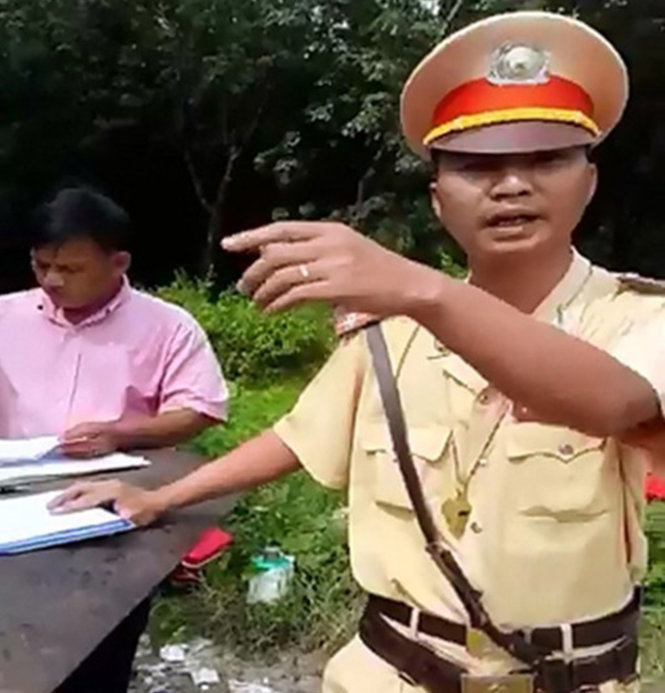 Thượng úy Võ Chí Công và “nhân viên tiếp thị sữa” trong clip